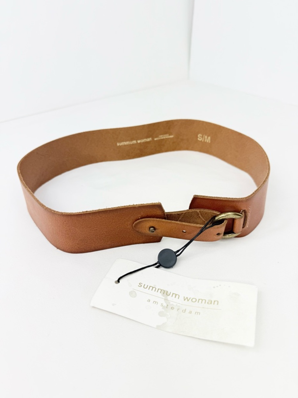 Summum Woman Brown Cow Leather Brass Metallic Loop Closure Belt NEW